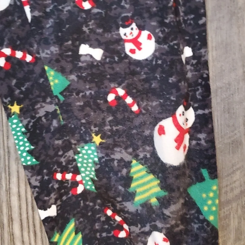 Christmas Leggings Size Medium 5/6